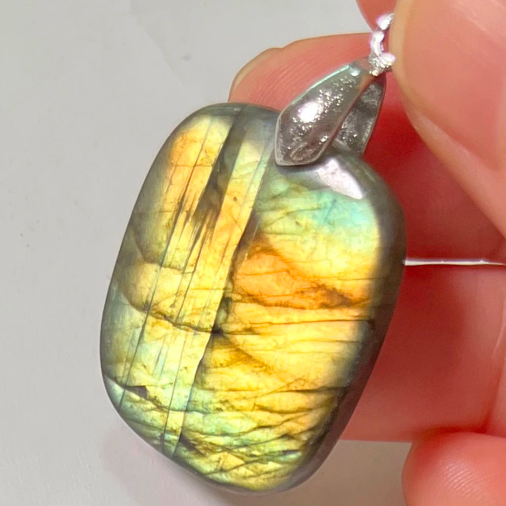 Collier Pendentif en Labradorite Naturelle, Rose et Bleue