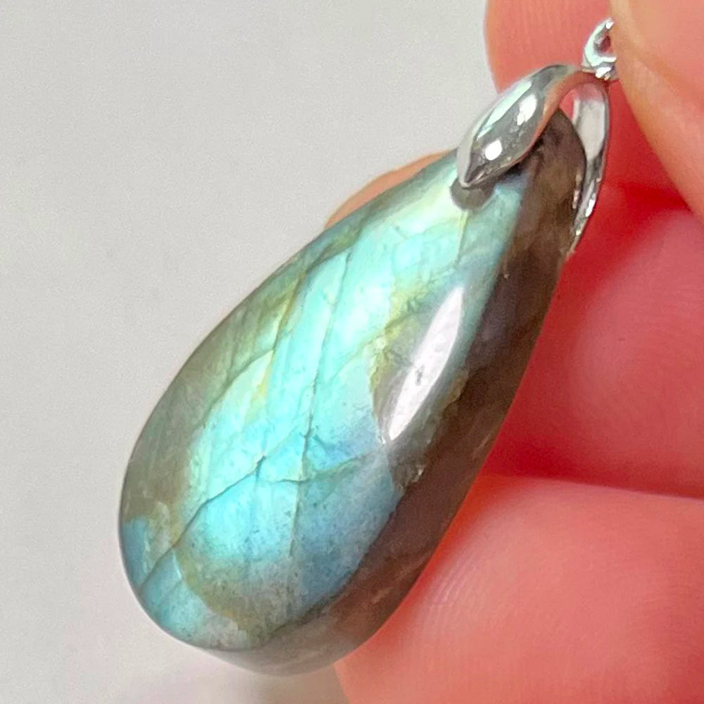 Collier Pendentif en Labradorite Naturelle, Rose et Bleue