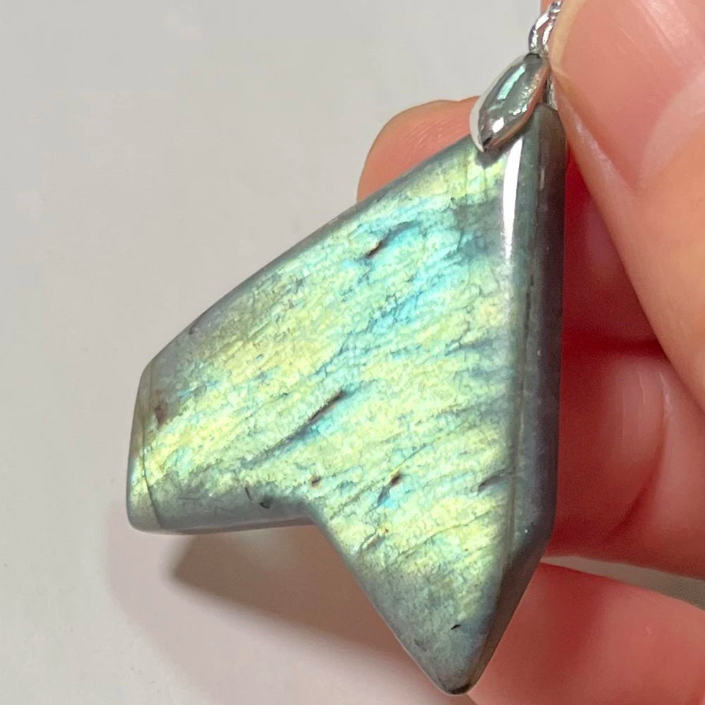 Collier Pendentif en Labradorite Naturelle, Rose et Bleue