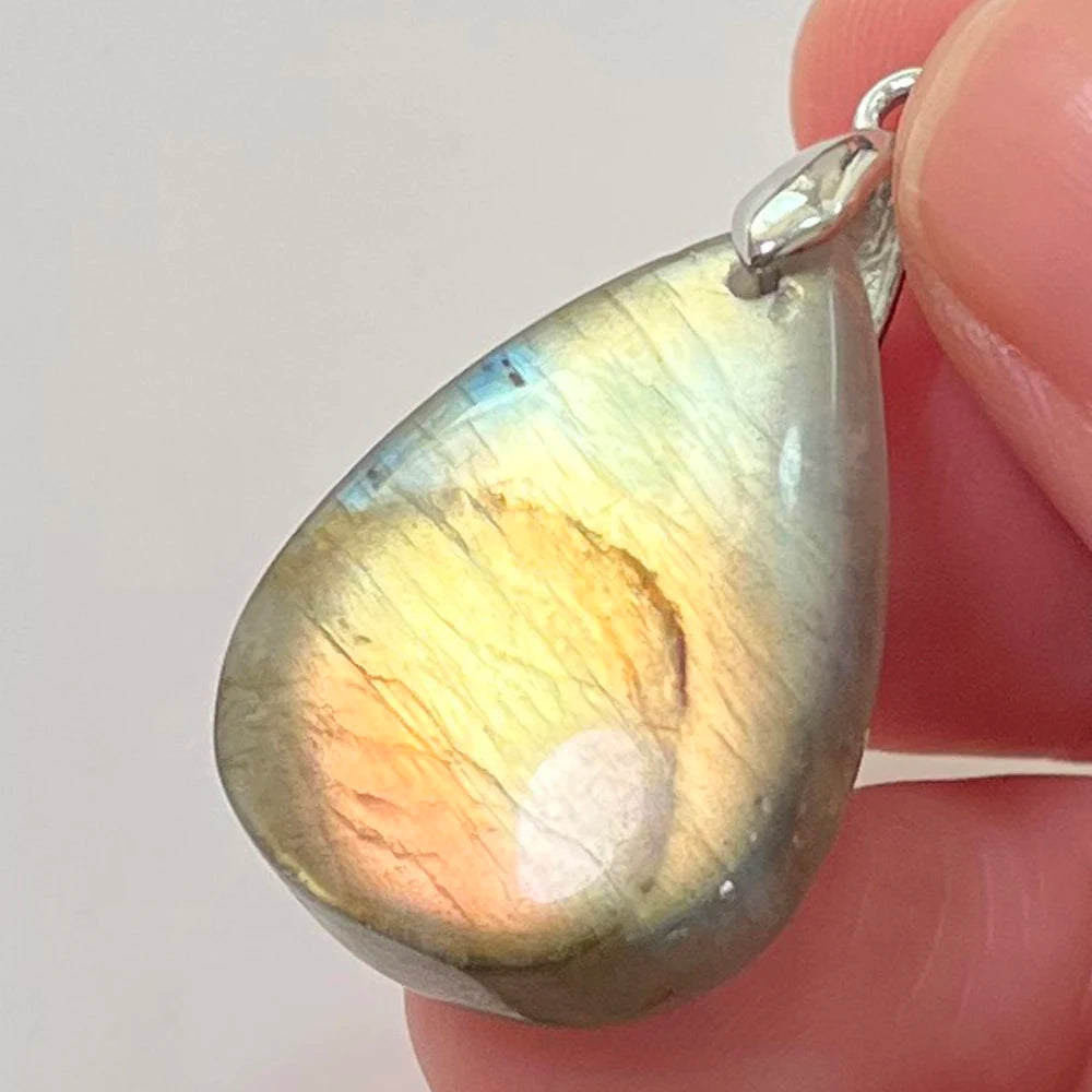 Collier Pendentif en Labradorite Naturelle, Rose et Bleue