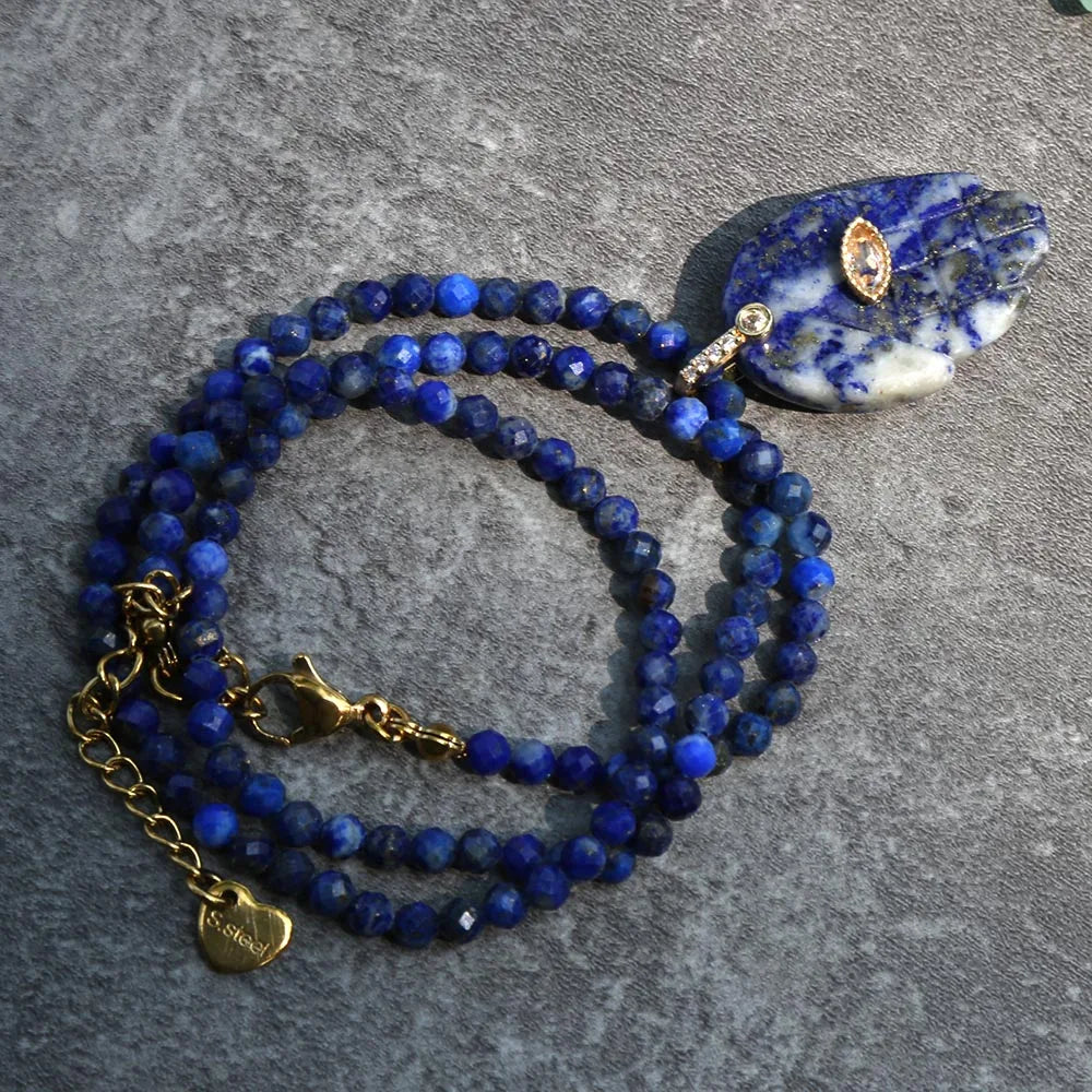 Collier Poisson Pivotant en Pierre Naturelle