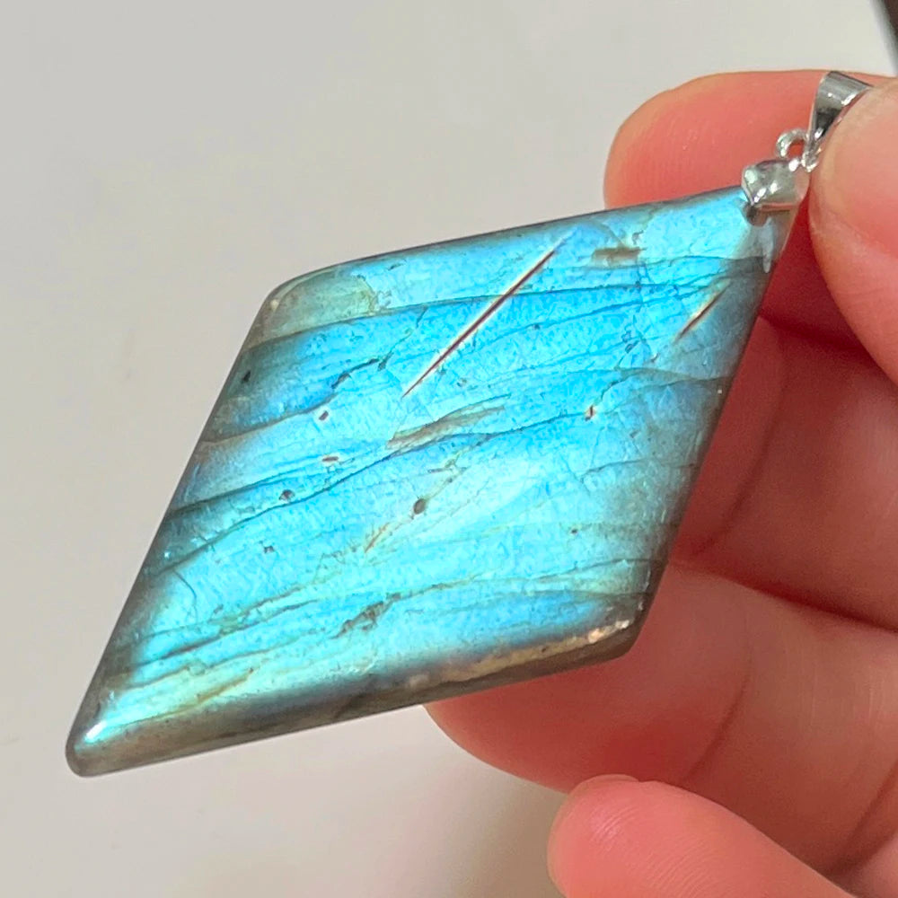 Collier Pendentif en Labradorite Naturelle, Rose et Bleue