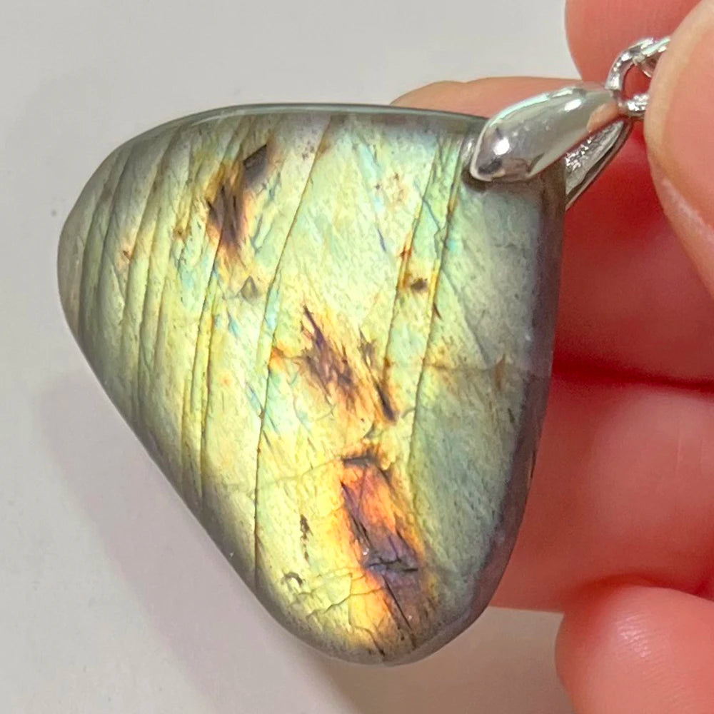 Collier Pendentif en Labradorite Naturelle, Rose et Bleue