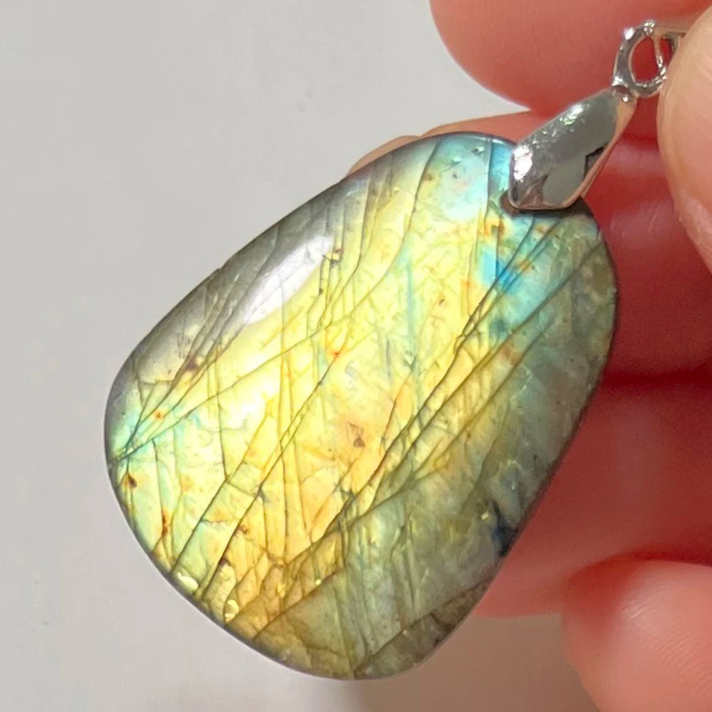 Collier Pendentif en Labradorite Naturelle, Rose et Bleue